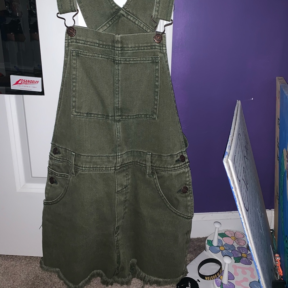 Brandy Melville short overalls